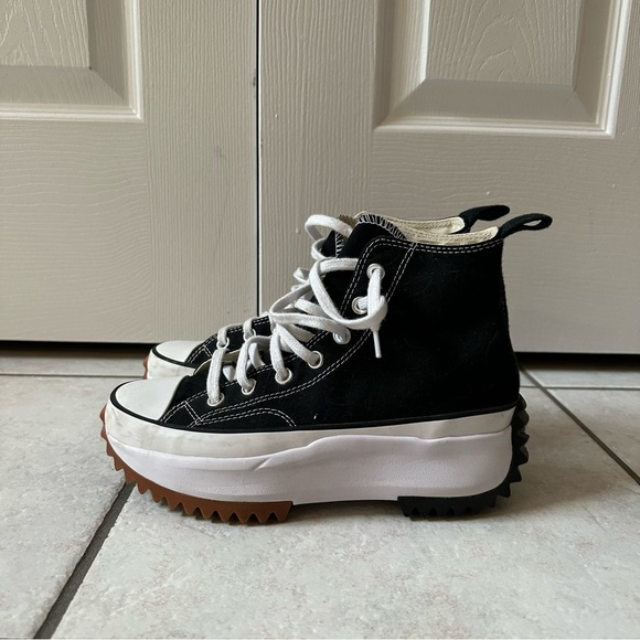 [SOLD] CONVERSE Run Star Hike Sneakers (women’s US 7, black/white/gum) - Picture 1 of 6